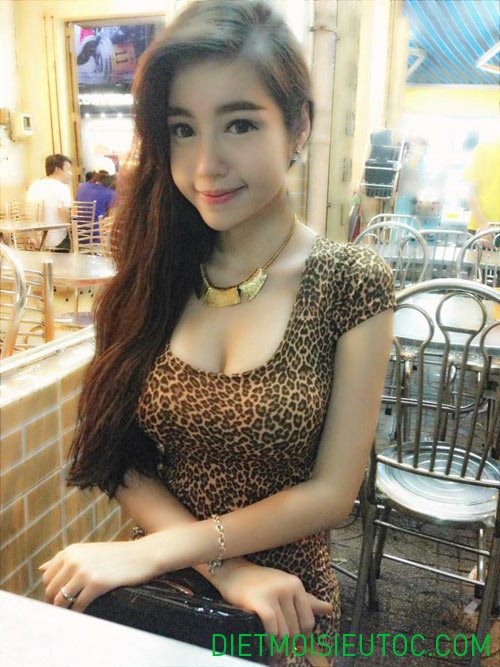 Elly Trần - không mặc bikini vẫn cuốn hút và hấp dẫn