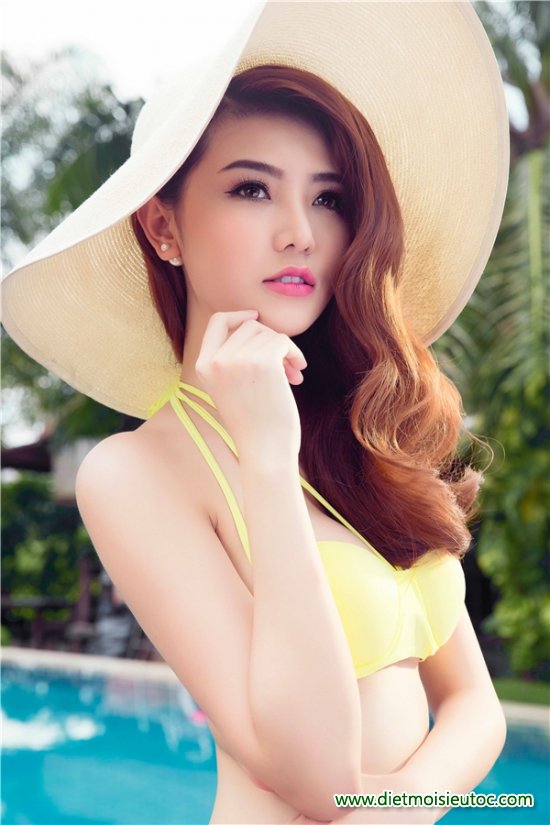 Hoa hậu bikini Ngọc Duyên diện bikini nóng bỏng